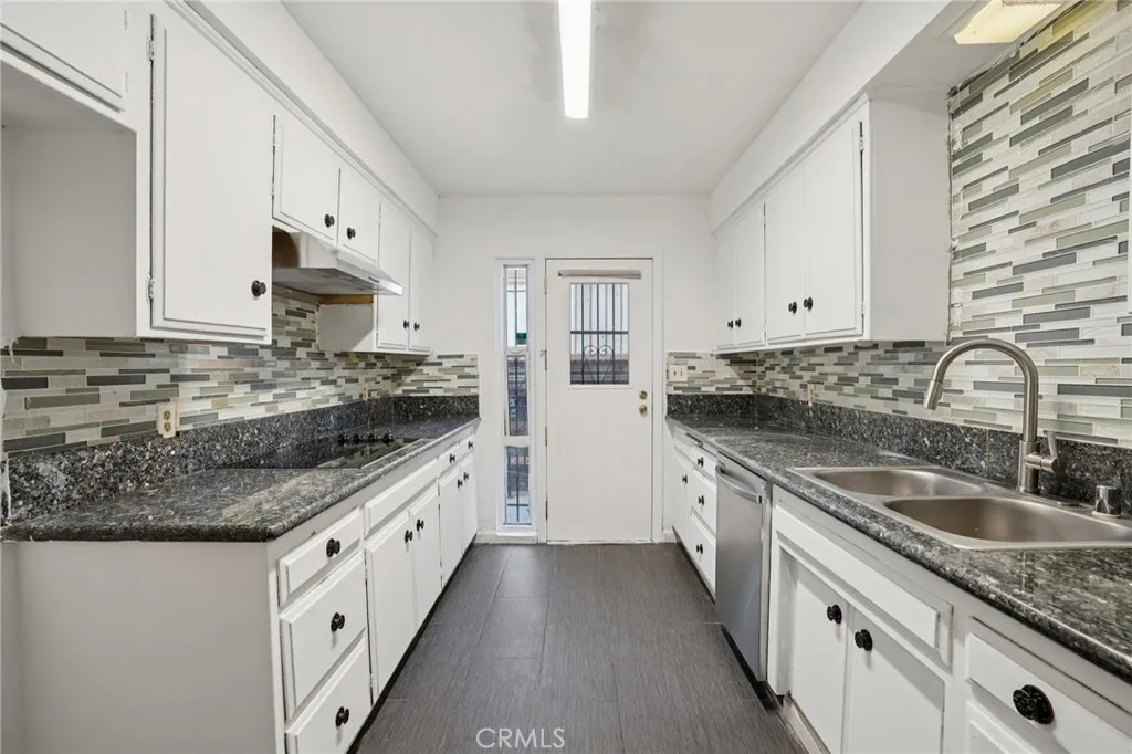 320 E Spruce, Inglewood, California 90301 home-pic-7